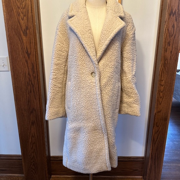 Aritzia Wilfred Teddy Only Coat in wool/cashmere size 2 - Picture 2 of 7